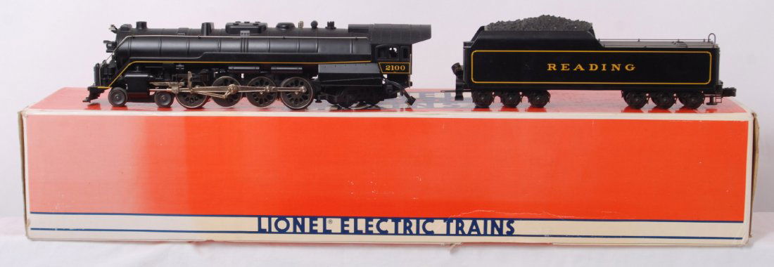 Lionel 18006 Reading T-1: Lionel modern O Gauge 18006 Reading T-1 in OB. Loco features smoke, Railsounds, firebox glow and much more. Loco is C8 condition with run time. OB has some sun fading and wear.