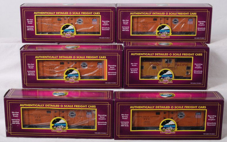 MTH Union Pacific big boy freight pack: MTH modern O gauge 20-3228 Union Pacific big boy freight pack. Six cars designed to go with loco from lot 1097. Includes five PFE reefers and Union Pacific extended vision caboose. Cars are C8. OBs ha