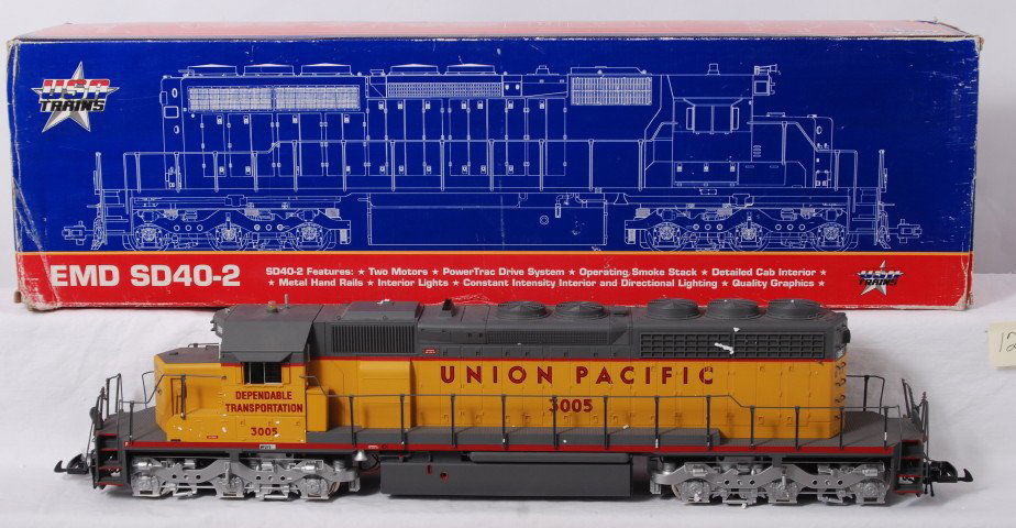 USA Trains R22302 U.P. SD40-2 1st #3005 in OB: Modern era USA Trains G scale/Gauge 1 R22302 Union Pacific SD40-2 1st #3005 diesel loco in original box, glue repaired pilots and missing trim, otherwise C7. Box has light/mild wear.