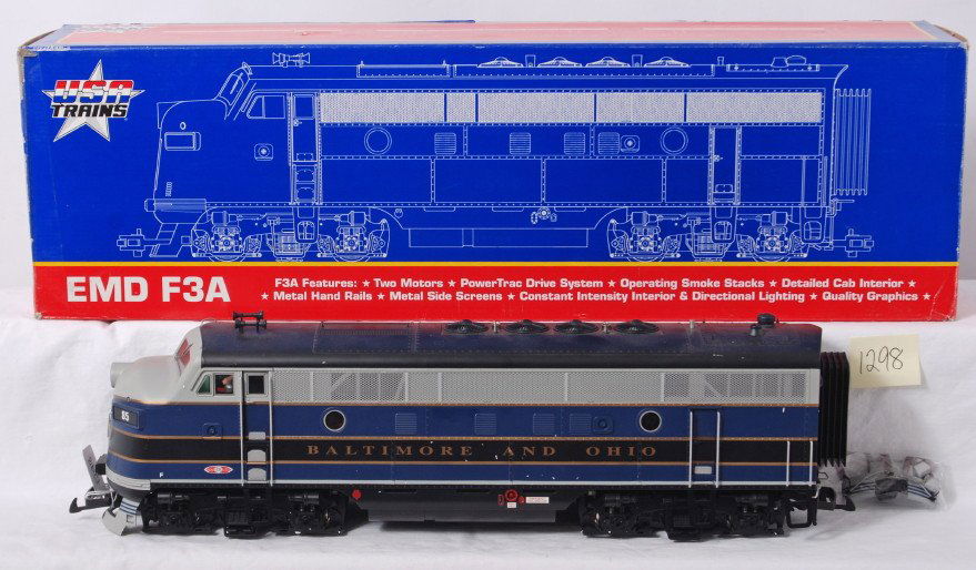 USA Trains R22351 B&O F3a diesel loco in OB: Modern era USA Trains G scale/Gauge 1 R22351 Baltimore and Ohio F3a diesel locomotive, 2nd No. 87 in original box, should clean C7-8. Loose trim. Box shows light wear.