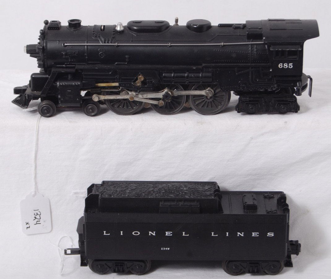 Lionel 685 loco and 234W whistle tender: Postwar Lionel O gauge 685 steam locomotive and 234W whistle tender, C6-7.
