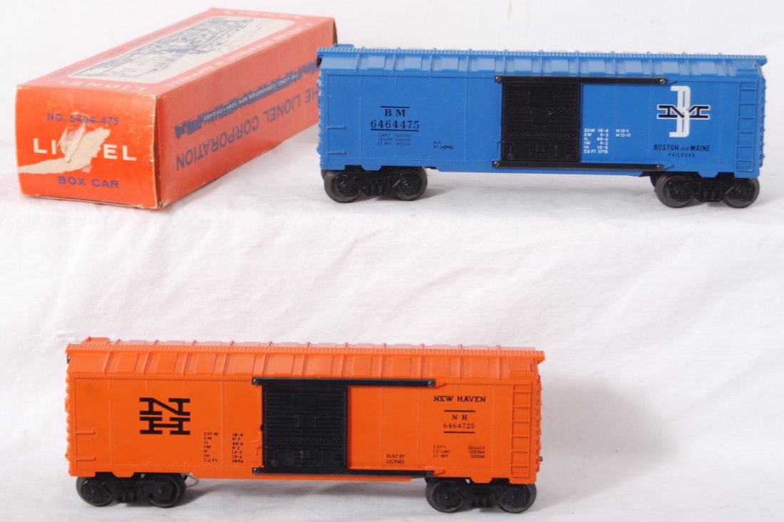 Lionel 6464-475 in OB and 6464-725: Postwar Lionel O gauge 6464-475 Boston and Maine boxcar in original box and 6464-725 New Haven boxcar, -725 is unrun with bent axle. Trains look C7-8. -475 OB looks C7 with clear tape inner repair to 