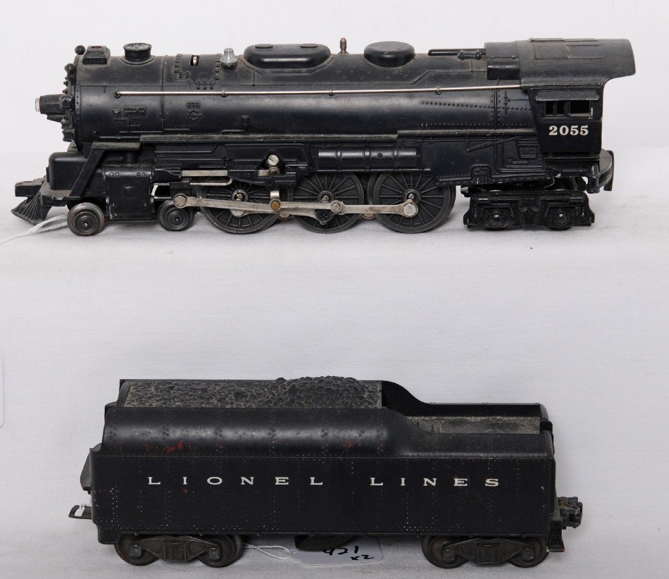 Lionel 2055 steam loco and 2046W tender: Postwar Lionel O gauge 2055 steam locomotive and 2046W whistle tender, loco has repaired and repainted cab. Trains otherwise look C6.