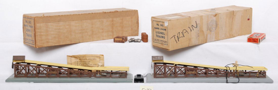 Lionel 362 barrel loaders, two in original box: Postwar Lionel O gauge 362 barrel loader, two in original box with some components, C6 with C7-8 boxes.