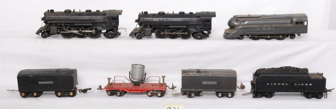 Lionel Prewar 1666, 1668E, 224E, 620, etc: Lionel Prewar O gauge locomotives and car. Includes 1666, 2689, 1668E loco and tender, 224E, 2224 tender and 620 searchlight car. See photos for best description. Lot sold as is.