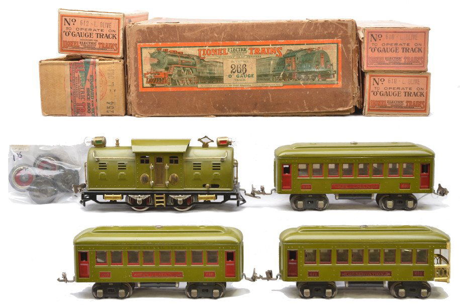 Lionel Olive Green Pass Set 266 254 2-610 612 OB: Lionel prewar O gauge olive green passenger set no. 266, circa 1929 in individual OBs and set box containing; 254 electric 0-4-0 loco, two 610 Pullmans and a 612 observation. The two Pullmans have red