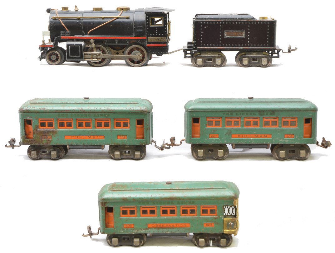 Lionel Peacock Pass Set 236 258 258T 2-607 608: Lionel prewar O gauge peacock passenger set no. 236 containing; 258 black 2-4-0 steam loco, 258T tender with orange stripes and nickel journals, two 607 Pullmans and a 608 observation. The cars have o