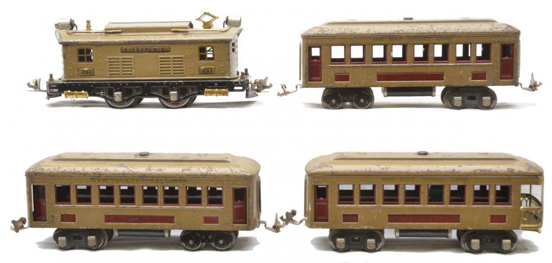 Lionel Mojave NYC Pass Set 98 253 2-610 612: Lionel prewar O gauge Mojave New York Central Lines passenger set no. 98 containing; 253 electric 0-4-0 loco, two 610 Pullmans and a 612 observation. The cars have maroon inserts and nickel journals.