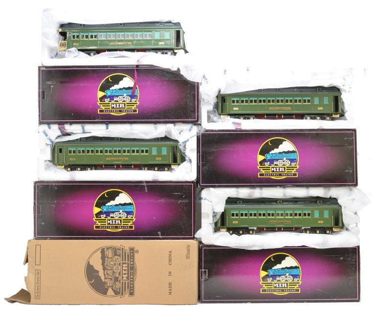 MTH TT Std. Ga. 10-5032 State Pass Cars LN OBs: MTH Tinplate Traditions standard gauge four car 10-5032 two-tone green State passenger cars including; 412 California coach, 413 Colorado coach, 414 Illinois coach with outer shipping carton and a 416