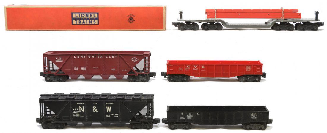 Lionel Freights 6418 6462 6462 6436-205 6446-25: Lionel postwar freight cars; 6418 machinery car with two pinkish-orange U.S. Steel girders in OB, 6462 black New York Central gondola, 6462 red New York Central gondola, 6436-25 maroon Lehigh Valley q
