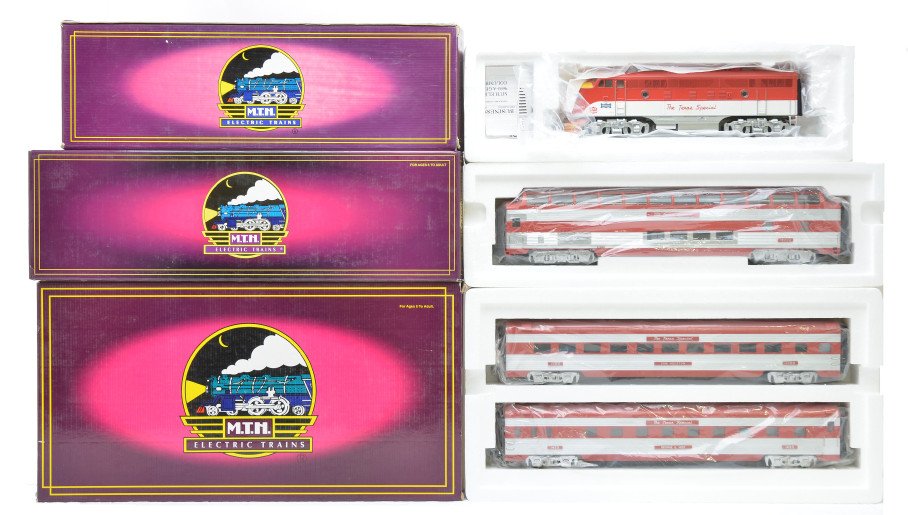 MTH Texas Special A Dummy 20-6628 20-6729 OBs: MTH Texas Special EMD F3 dummy A unit in incorrect B unit box, 20-6628 Texas Special 2-car 70Õ ABS sleeper/diner passenger set ribbed and a 20-6729 Texas Special 70Õ ABS full length vista dome ribbe