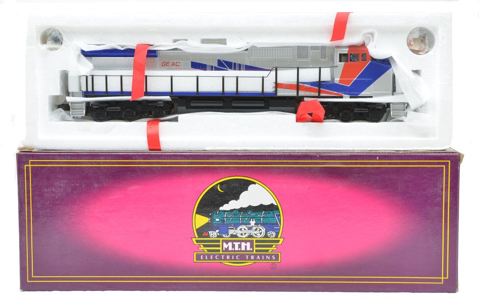 MTH 20-2160-1 G.E. Dash-9 Diesel MINT OB: MTH 20-2160-1 G.E. Dash-9 diesel with Proto-Sound OB, C9-10.