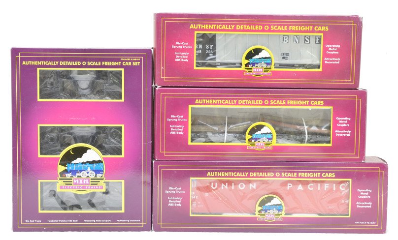MTH 20-97515 20-9702 20-98103B 20-90011 MIB: MTH freight cars including; 20-97515 Union Pacific wood chip hopper with wood chip load, 20-9702 BNSF coal porter hopper, 20-98103B W.Va. Pulp & Paper log car with logs and a 20-90011 3-car slag car s