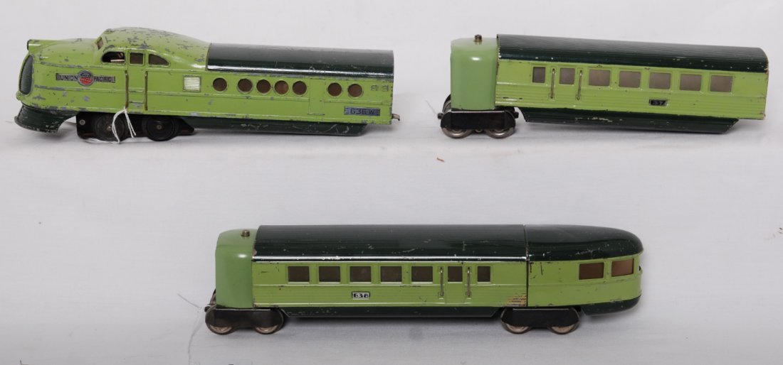 Lionel 6531W two tone green streamline passenger s: Another tough streamliner! Prewar Lionel O gauge promotional set 6531W: two tone green streamline diesel passenger set with 636W powered unit, 637 coach, and 638 observation, passenger cars with repai