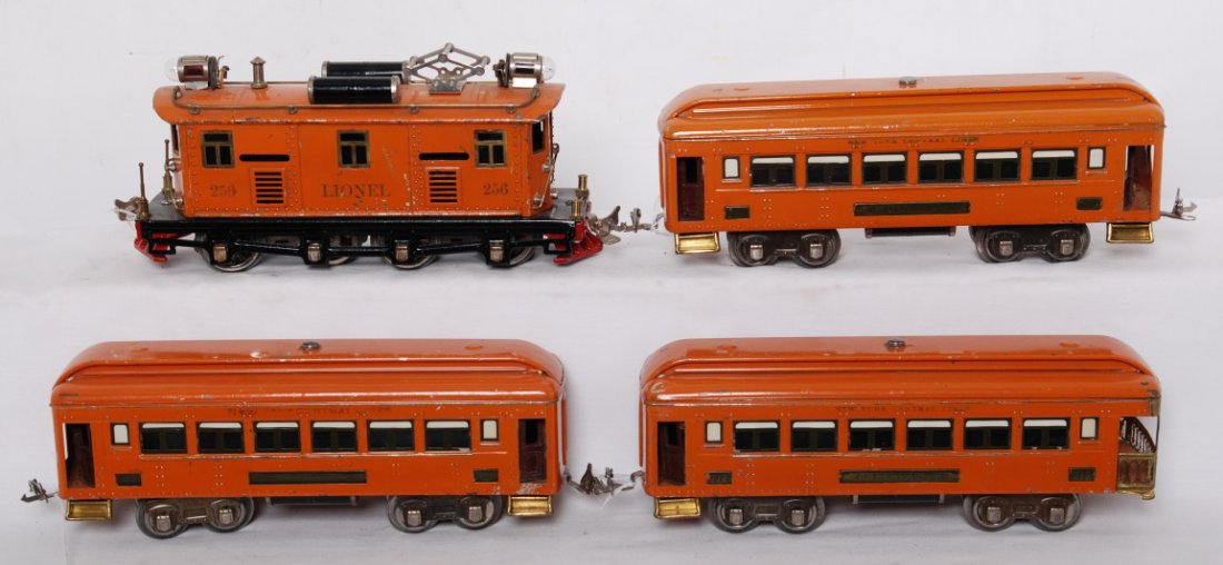 Lionel 256 electric, 710, 710, 712 passenger cars: Prewar Lionel O gauge 256 box cab electric rubber stamp version, two 710 Pullman, and 712 observation, passenger cars C6.