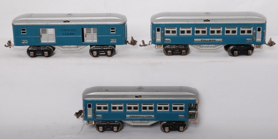Lionel 600, 601 602 blue and silver passenger cars: Prewar Lionel O gauge blue and silver passenger cars, C6. 600 Pullman, 601 observation, and 602 baggage.