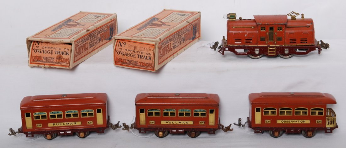 Lionel 252 electric, two 529, 530 passenger cars: Prewar Lionel O gauge 252 center cab electric locomotive with two 529 Pullman, 530 observation, passenger cars, C5-6. 529 and 530 OB missing flaps included.