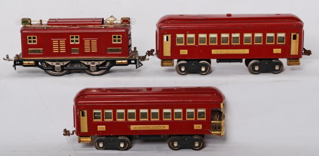 Lionel No. 8 electric loco, 337 and 338 passenger : Prewar Lionel standard gauge No. 8 box cab electric locomotive with 337 Pullman (dinged roof) and 338 observation, C6 area with rust on wheels, axles and some couplers.