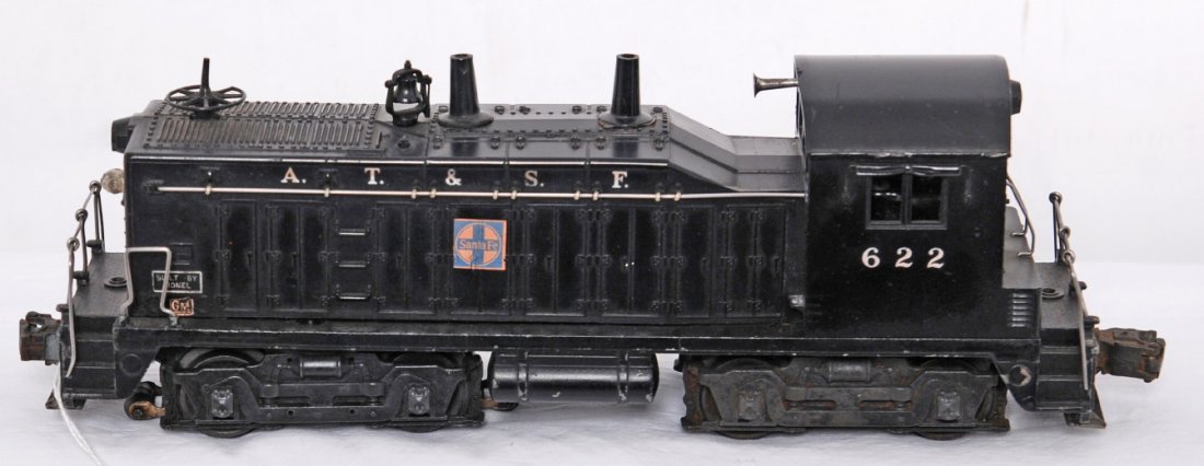 Lionel 622 A.T.S.F. NW-2 diesel switcher: Postwar Lionel O gauge 622 A.T.S.F. Santa Fe NW-2 diesel locomotive switcher with small GM decals, C6.