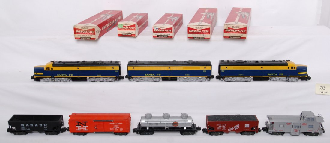 American Flyer partial 20480 Santa Fe Chief set: American Flyer postwar S gauge partial 20480 Santa Fe Chief set. Includes 21910/ 21910-1/ 21910-2 Alco A-B-A in C7+ condition with some very light chipping of decals. OBs also included with light wear