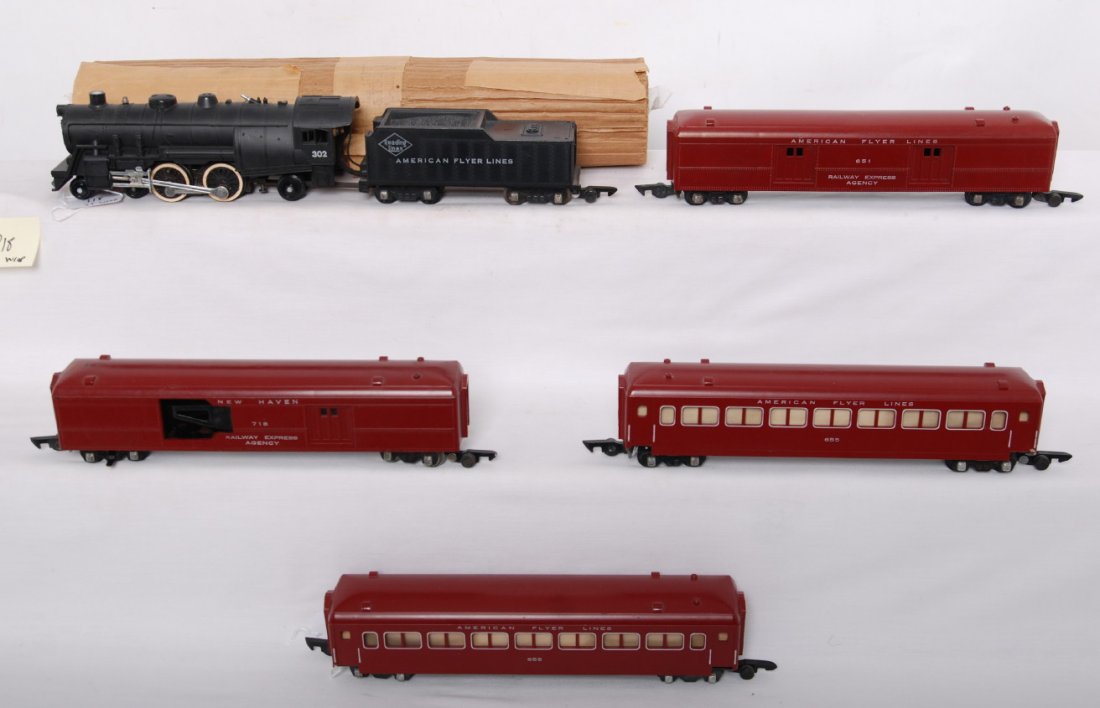 American Flyer 302, 718, 651, 655, 655: American Flyer postwar S gauge passenger set. Includes 302 American Flyer Lines/Reading 4-4-2 steam locomotive with original wrap. Cars include New Haven 718 operating mail car, 651 American Flyer Lin