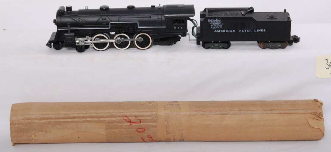 American Flyer New Haven 293 Steam locomotive: American Flyer postwar S gauge New Haven 293 4-6-2 steam locomotive with original wrap. Loco is C6-7 however with some smudges in the word FLYER on the fireman's side tender, otherwise light wear.