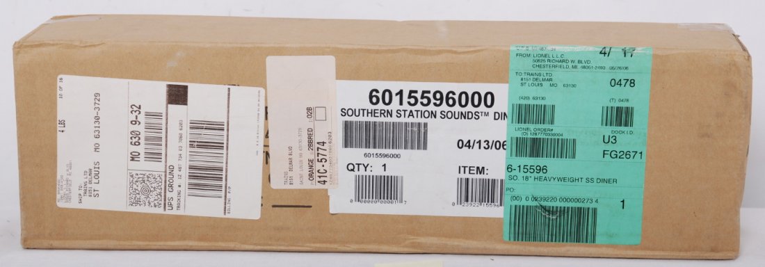 Lionel 15596 Southern Station Sounds diner: Lionel modern O gauge 15595 Southern Station Sounds diner in OB. Car is factory sealed in the master carton C10.
