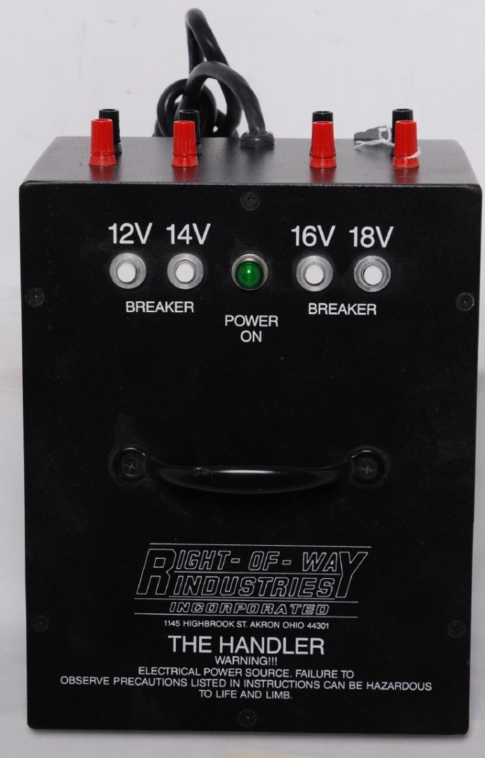 Right of Way The Handler transformer: Right of Way modern O gauge The Handler transformer. Has taps for 12V 14V 16V and 18V. C8 with layout use.