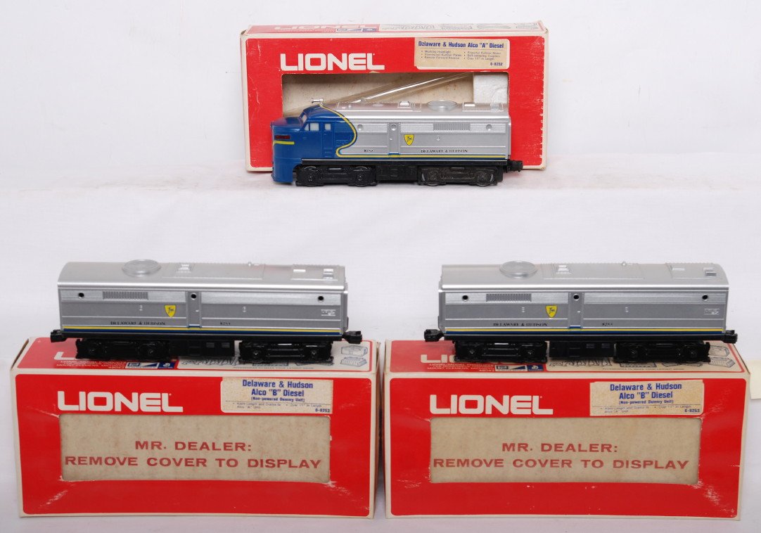 Lionel Delaware and Hudson Alco A-B-B 8253 8252: Lionel modern O gauge Delaware and Hudson Alco A-B-B diesel locomotives in OBs. Includes 8252 Alco A and two 8253 B units. Locos are C8 with run time. OBs have some light wear.