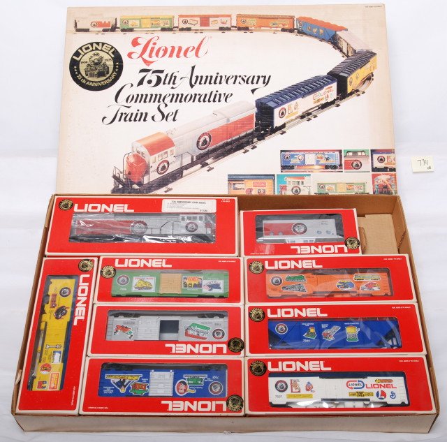Lionel 1585 75th anniversary set: Lionel modern O Gauge 1585 75th Anniversary Commemorative train set in OB. Set box and component boxes have some discoloration but loco and cars are C8, with very little run time.