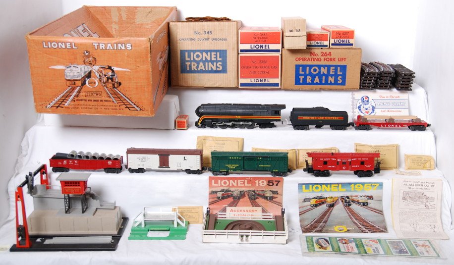 Lionel 2297WS Locomotive with Smoke and Whistle s: Postwar Lionel O gauge 2297WS Locomotive with Smoke and Whistle set in original boxes with 746 Norfolk and Western streamlined steam locomotive with 746W short stripe tender with whistle, 264 operatin