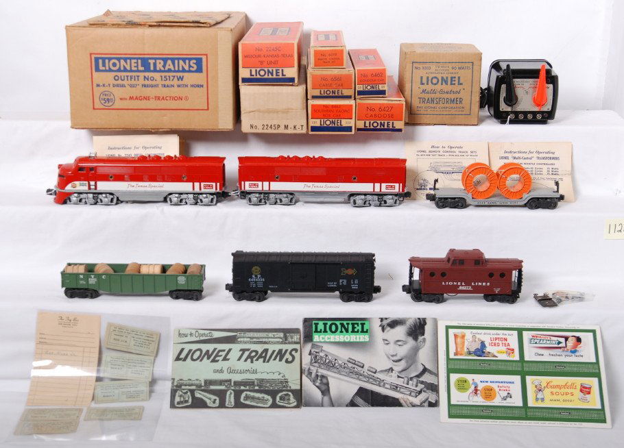 Lionel Outfit No. 1517W M-K-T diesel freight in O: Postwar Lionel O gauge Outfit No. 1517W M-K-T diesel freight train with horn in original box. Set is comprised of: 2245P and 2245C Missouri-Kansas-Texas EMD F3 diesel A-B units with 6464-225 Southern