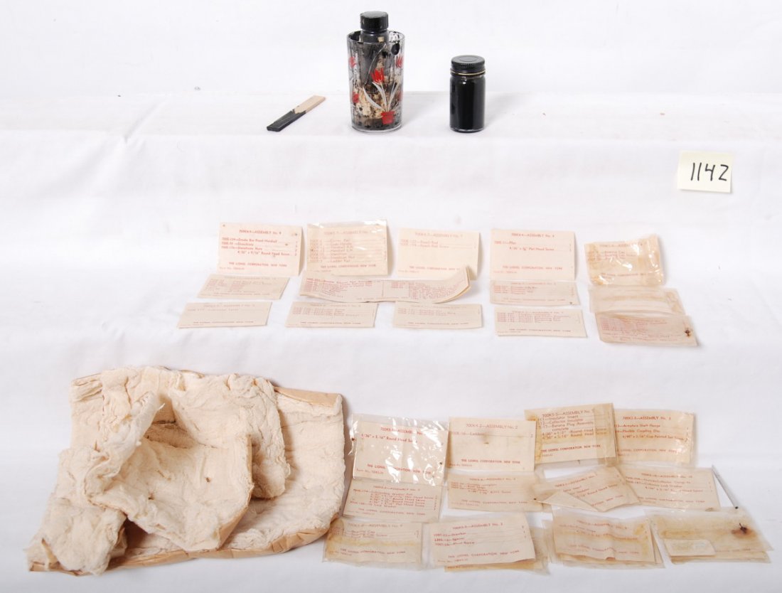 Lionel 700K 5344 full scale kits packets etc: Lionel prewar O gauge items for the 700K full scale 5344 kit Hudson. Lot includes about 18 cellophane packets with the parts list inside, about 11 parts lists, four different sizes of padding and two