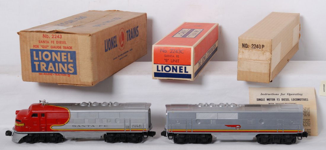 Lionel 2243 Santa Fe F3 A-B diesel locos in OB: Postwar Lionel O gauge 2243 Santa Fe F3 A-B diesel locomotives, C7 orange mold A unit, C7-8 B unit. Inner boxes look C8-9. M.C. looks C7-8.