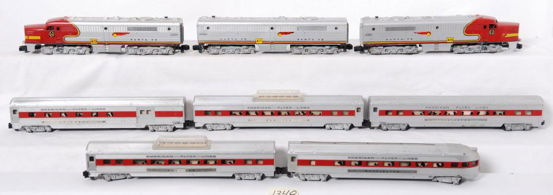 American Flyer 470 471 473 960 961 962 963 Santa: American Flyer postwar S gauge Santa Fe Alco A-B-A and five passenger cars. Locos include 470 powered missing one ladder and broken horns, 471 B unit, 473 dummy A with one broken ladder. Locos are C6-