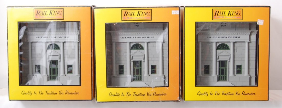 3 Railking Greenville bank buildings: MTH Railking modern O gauge 30-9017 Greenville Bank and Trust buildings. Three buildings are C9-10. One box window with small portion missing.
