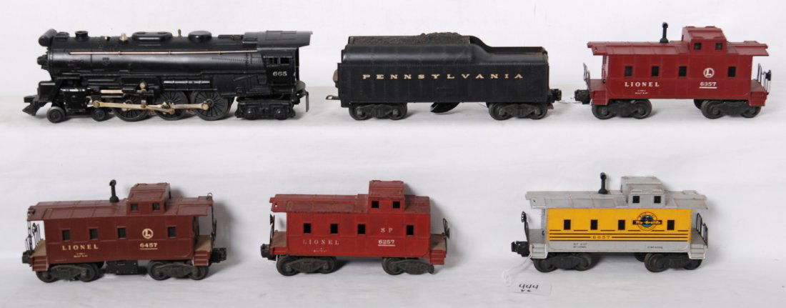 Lionel 665, 2045W, 6357, 6457, etc: Lionel Postwar O gauge 665 loco, 2046W-50 tender, 6357, 6457, 6257, and 6657 Rio Grande caboose. C5 to C6. See photos for best description. This lot is sold as is.