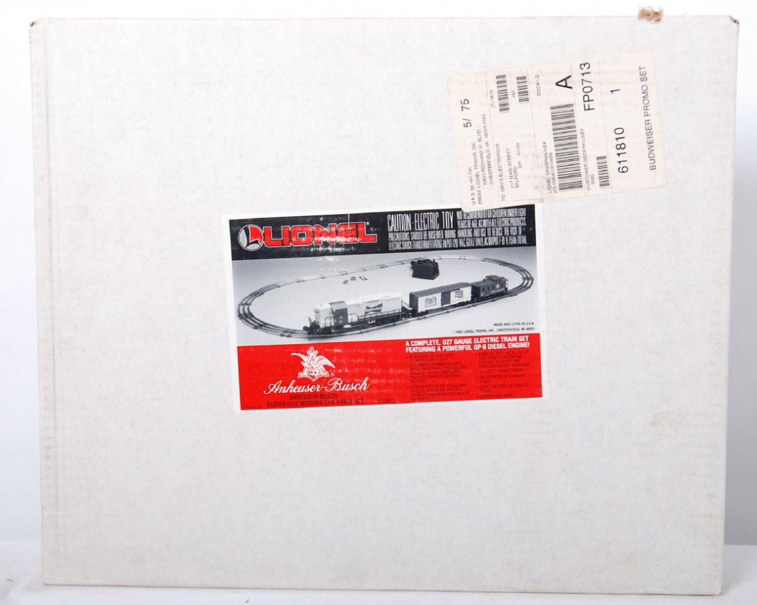 Lionel 11810 Budweiser Train Set: Lionel modern O gauge 11810 Anheuser-Busch Budweiser train set in OB. The set is factory new, and sealed C10. Set box has some light wear.