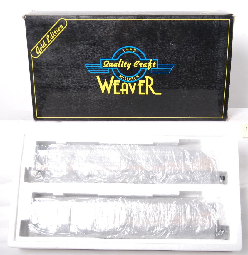 Weaver Louisville and Nashville E-8 A-A: Weaver modern O gauge Louisville and Nashville EMD E-8 A-A diesel locomotive pair in OB. Locos features dual motors, constant voltage headlights, and more. Locos are factory wrapped in the inner box O