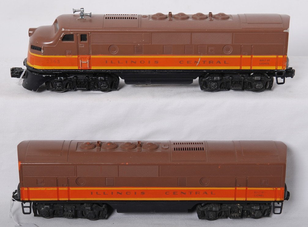 Lionel 2363 brown letter Illinois Central F3 A-B d: Postwar Lionel O gauge 2363 Illinois Central EMD F3 diesel A-B units, brown lettered versions, C6.