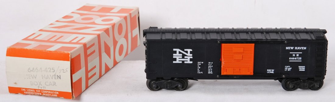 Lionel 6464-725 New Haven boxcar in OB: Postwar Lionel O gauge 6464-725 New Haven boxcar in original box. Wheels appear to have been lubricated but unrun. White on roof? that might be polish and one door guide has a tiny dot of surface rust