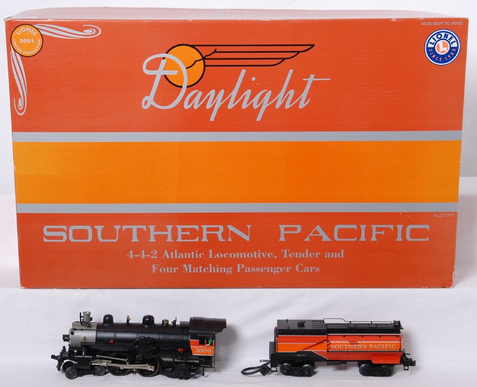 Lionel 21797 Southern Pacific Atlantic passenger : Lionel modern O gauge 21797 Southern Pacific Atlantic Daylight passenger set in OB. Includes 4-4-2 Atlantic steam locomotive. Loco features TMCC, Railsounds, Electrocoupler, smoke unit and much more. 
