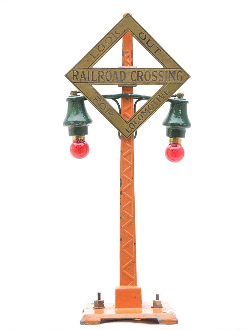 Dorfan 416 Narrow 1416 Wide Ga. Warning Signal: Dorfan 416 narrow gauge or 1416 wide gauge orange warning signal. The die cast arm has been repainted green. The signal is C6.