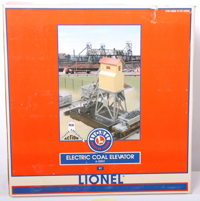 Lionel 32921 Electric Coal Elevator in original: Modern era Lionel O gauge 32921 Electric Coal Elevator in original box, C9-10. Box has some clear tape repairs, square and solid.
