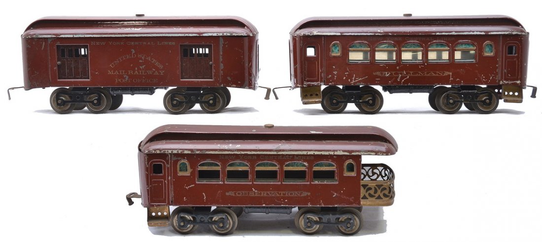 Lionel Brown NYC Lines Pass Cars 32 35 36: Lionel prewar standard gauge brown New York Central Lines passenger cars with type 100-series trucks including; 32 baggage with wood grain doors, 35 Pullman and a 36 observation. Cars are C5.
