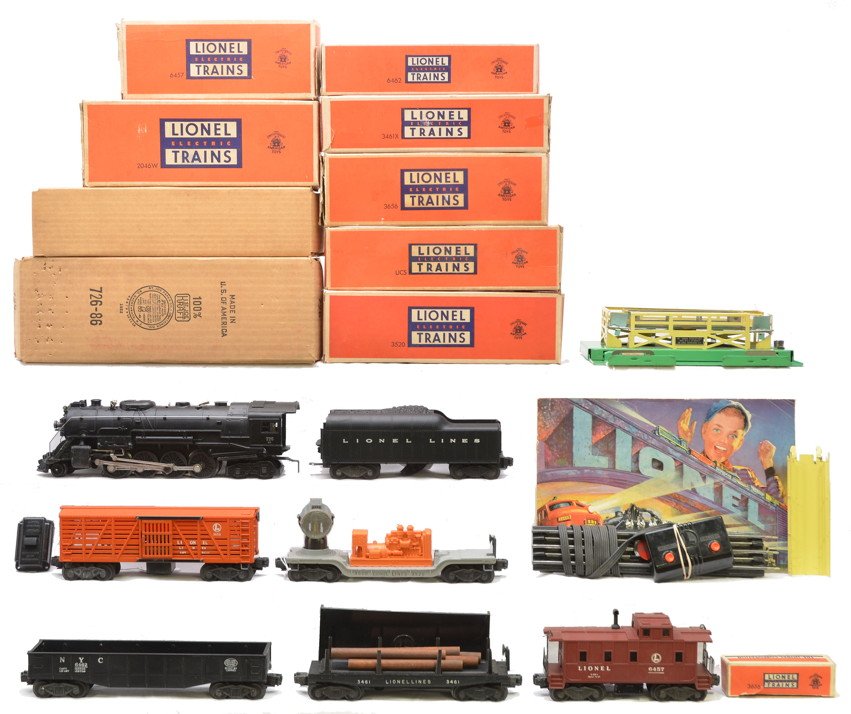 Lionel Postwar Freight Set no. 2189WS Boxed: Lionel postwar freight set no. 2189WS, circa 1952 containing; 726RR black 2-8-4 Berkshire steam loco with original cardboard insert, 2046W tender, 6462 black NYC gondola, 3656 operating cattle car wit