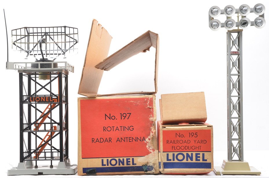 Lionel 197 Radar Antenna 195 RR Floodlight OBs: Lionel postwar 197 rotating radar antenna in OB with original cardboard insert. Also included is a 195 railroad yard floodlight in OB with original cardboard insert. The accessories are C8. The 197 bo