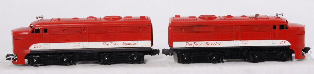 Lionel 210P & 210T MKT The Texas Special diesel Alcos: Postwar Lionel O gauge 210P and 210T MKT Missouri-Kansas-Texas, The Texas Special twin diesel Alco A units. T unit has glue repaired pilot, C6.