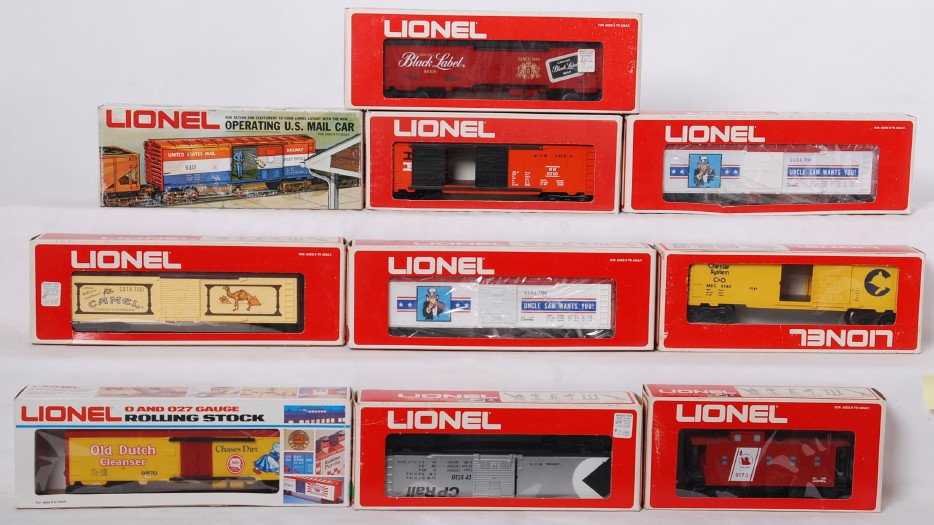 10 Lionel freight cars 9173, 7701, 7700, 9871, etc: Lionel modern O gauge freight cars in OB. Ten freight cars include 9870 Dutch Cleanser reefer, 9730 CP Rail boxcar, 9173 Jersey Central caboose, 9301 operating mail car, 9719 New Haven boxcar, 9740 Ch