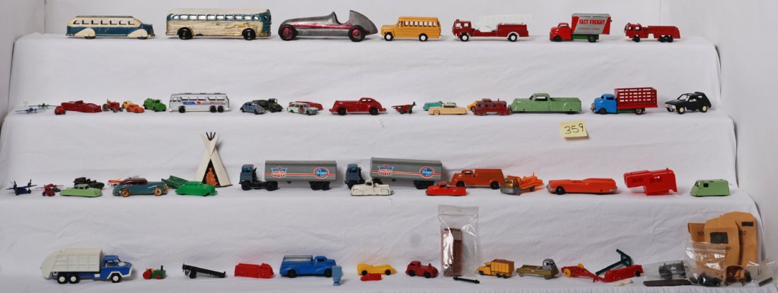 Huge lot of mixed plastic, diecast, tin, friction, nume: Huge lot of various toy vehicles made by numerous manufacturers. Manoil, Midgetoy, Lesney, Tootsietoy, Goodee, Renwal, JVZ Co., Majorette, Zylmex, Realistic Toy, Metal Masters Co., Tomica, Marx, and o
